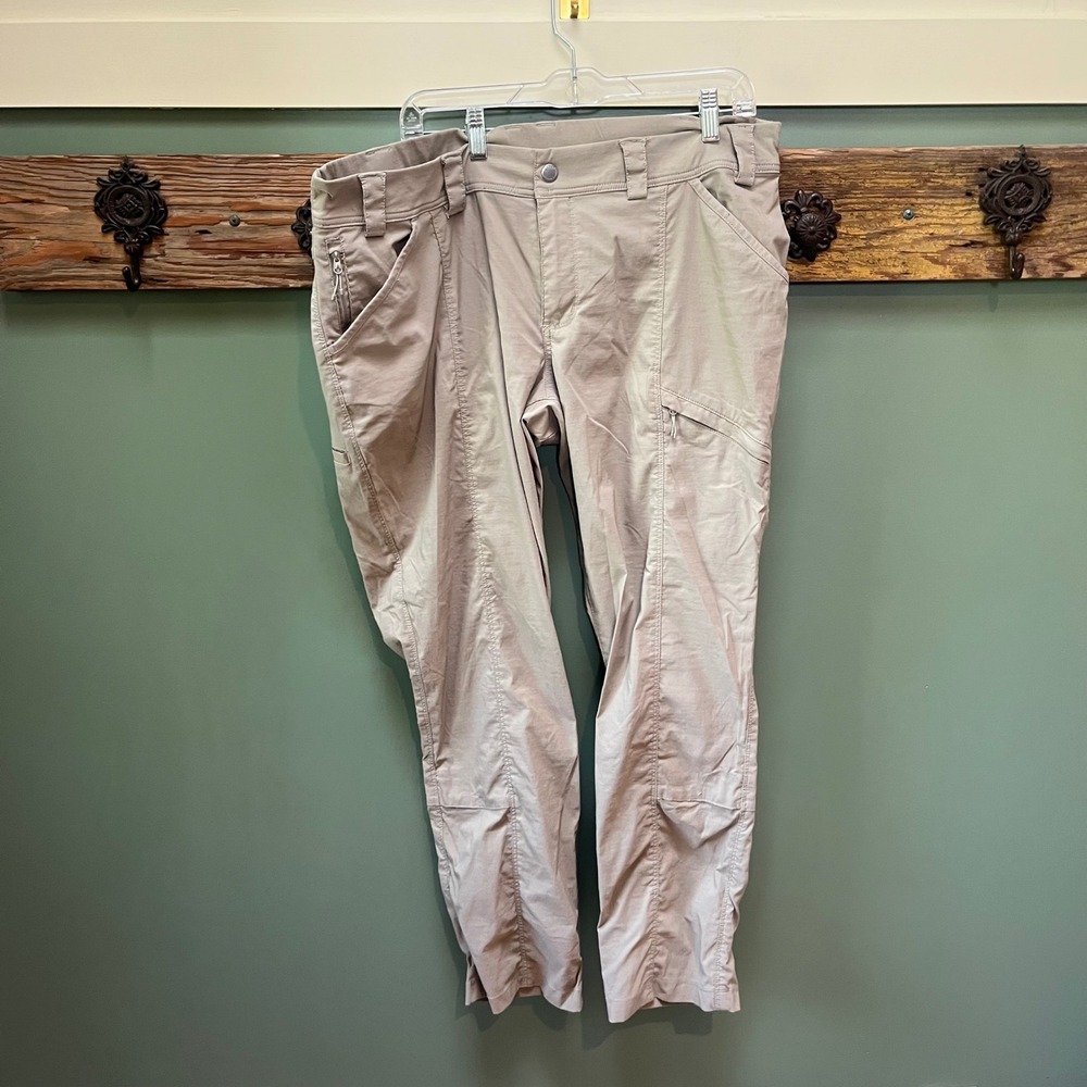 Duluth Trading Co Womens Dry on the Fly Slim Leg Cargo Pants Tan 18x31 46703
